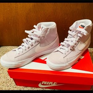 NIKE BLAZER MID ‘77 suede light violet/ white
